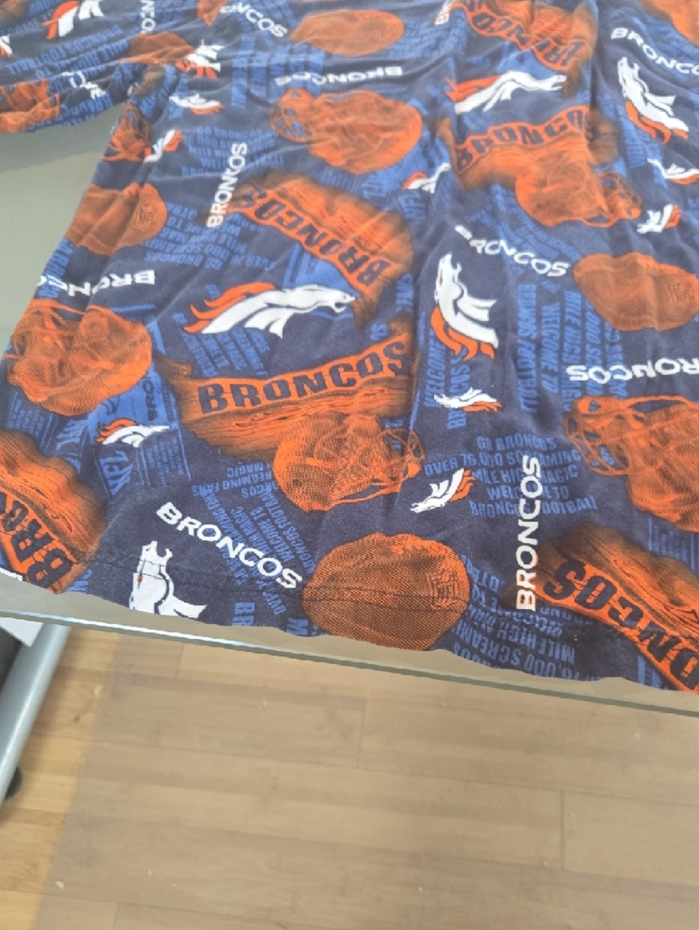 Team Apparel Denver Broncos Navy Blue and Orange Button-Down Shirt - Picture 9 of 11